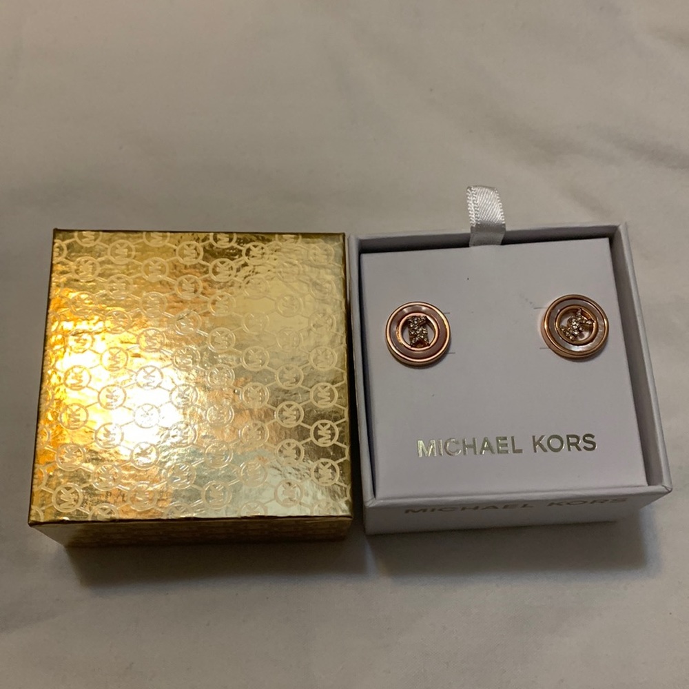 {NEW} MICHAEL KORS rose pink mother of pearl earrings - Picture 2 of 3